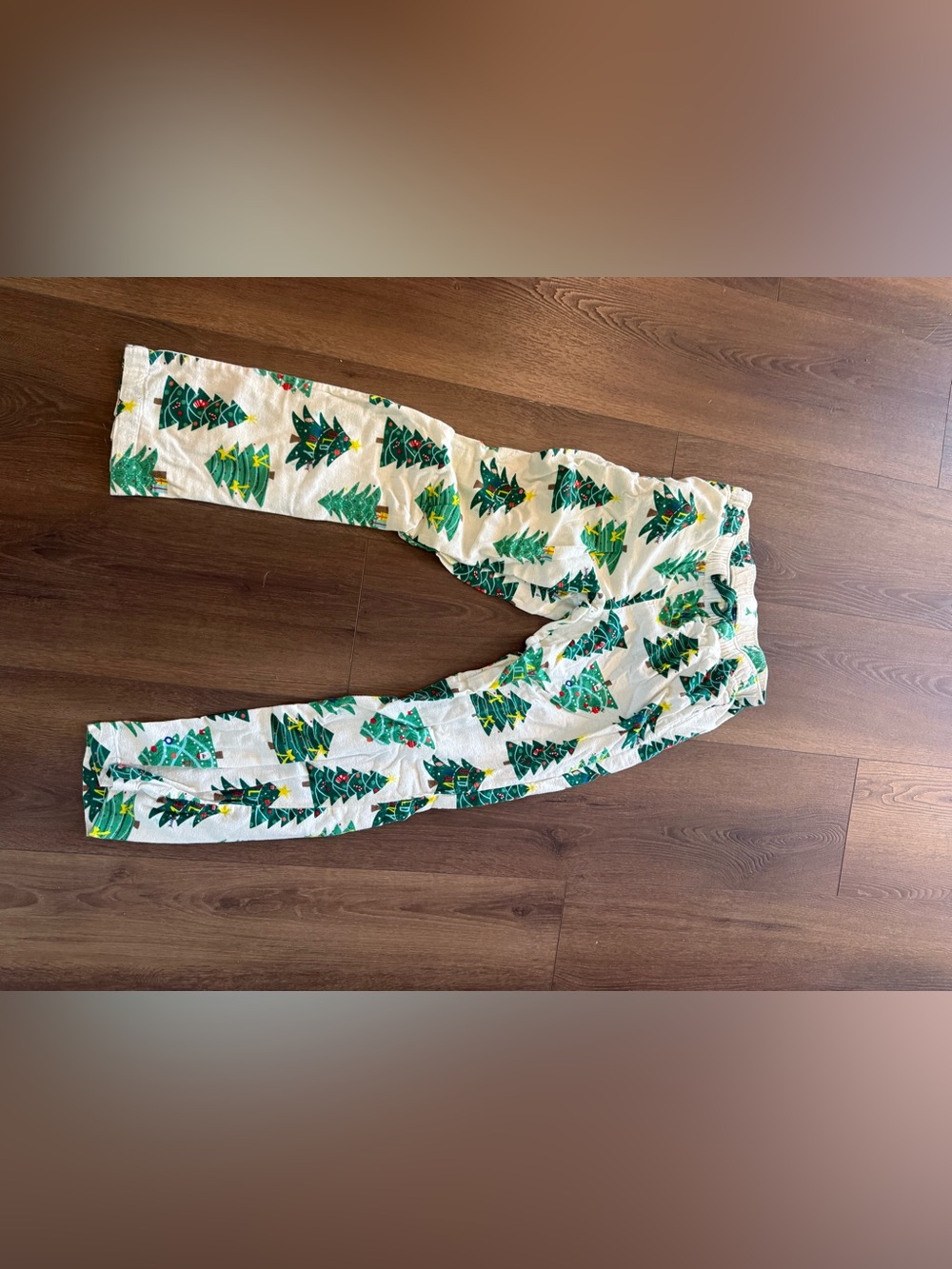 Old Navy White and Green Holiday Pajama Pants